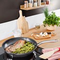Tefal Infinite koekenpan 24 cm vlees dichtschroeien inductie Thermo-Signal rood.