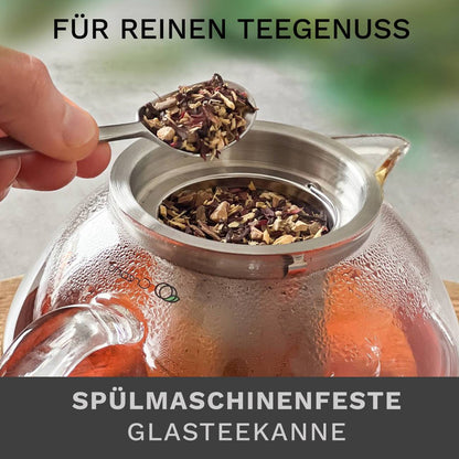 Close-up roestvrijstalen filter met fijne poriën voor losse thee
