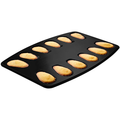 Zenker madeleinevorm met gebakken madeleines klassiek Frans gebak
