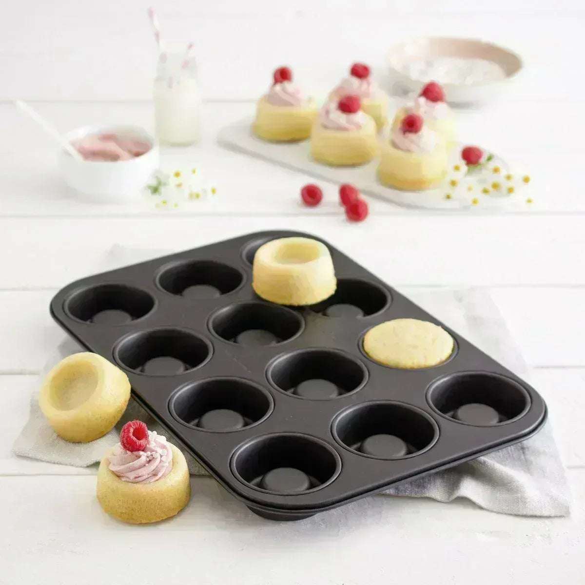 Bakvorm Rum Baba Zenker 12 Stuks | Mini Savarins | RVS Teflon - Dahomy.nl